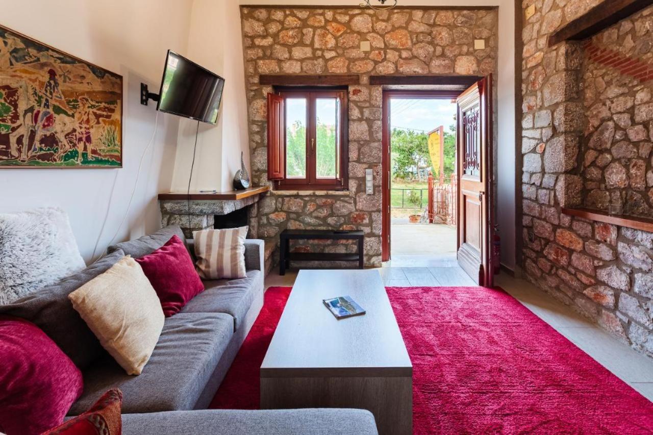 Stone Villas Dukes Parálion Ástros Esterno foto